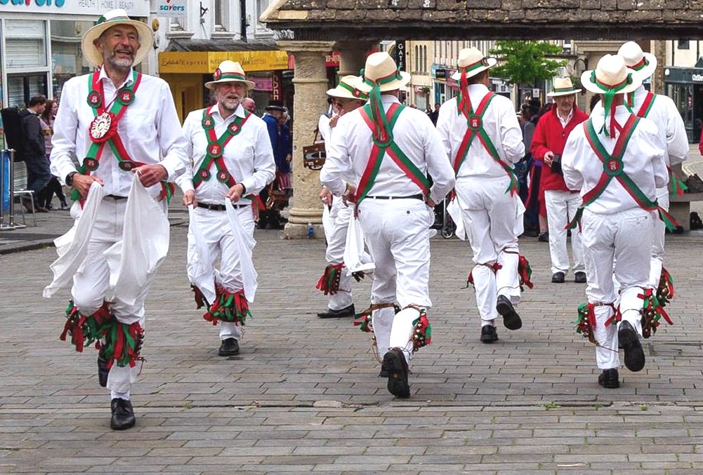 Winchester Morris Men visiting Chilbolton